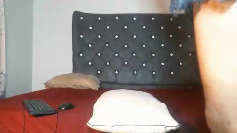 Snapshot of cumslayer19 chatting on 03/08/26, 02:59 Shiiro online show from 03/08/26, 02:59