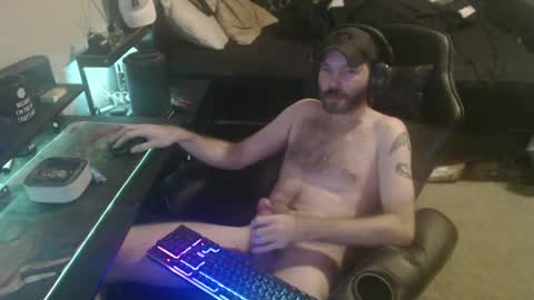 Snapshot of cumslinger2003 chatting on 12/21/24, 01:32 cumslinger2003 online show from 12/21/24, 01:32