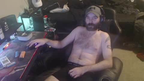 Snapshot of cumslinger2003 chatting on 01/21/25, 01:43 cumslinger2003 online show from 01/21/25, 01:43