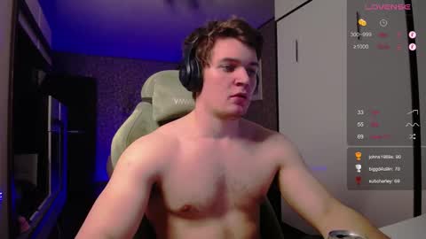 Snapshot of cumzan_ chatting on 02/13/25, 12:13 Tarzan online show from 02/13/25, 12:13