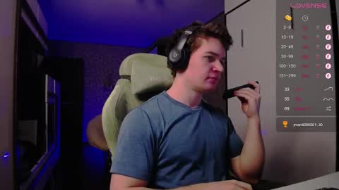 Snapshot of cumzan_ chatting on 02/15/25, 06:33 Tarzan online show from 02/15/25, 06:33