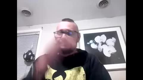 Snapshot of cuntreeboy68 chatting on 11/01/25, 03:30 Bash online show from 11/01/25, 03:30