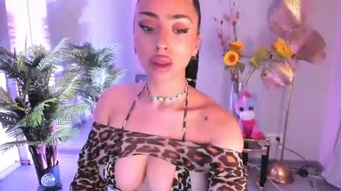 Snapshot of cupcake_izzy chatting on 07/06/26, 06:10 cupcake_izzy online show from 07/06/26, 06:10