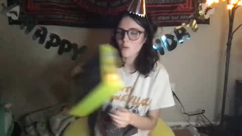 Cupid online show from 12/16/25, 11:21