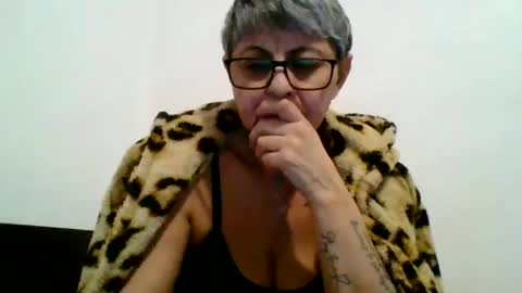 couple online show from 01/05/25, 06:02