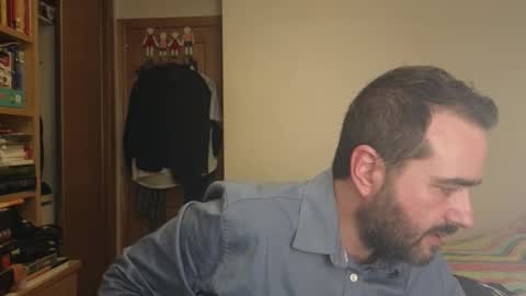 curiosillo1983 online show from 10/26/25, 05:52