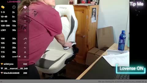 Snapshot of curiouscouple3143 chatting on 02/17/25, 08:15 curious couple online show from 02/17/25, 08:15