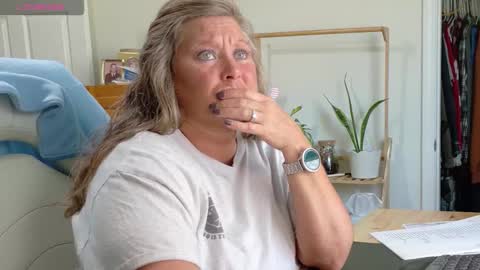 Snapshot of curiouscouple3143 chatting on 02/05/26, 06:45 curious couple online show from 02/05/26, 06:45