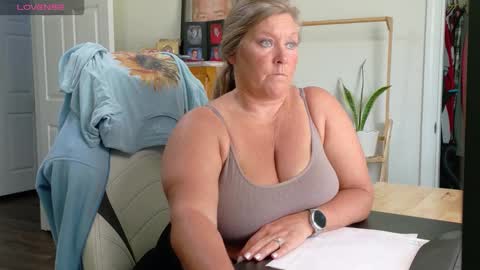 Snapshot of curiouscouple3143 chatting on 03/05/26, 06:04 curious couple online show from 03/05/26, 06:04