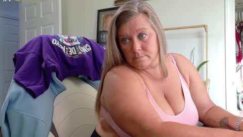 Snapshot of curiouscouple3143 chatting on 03/13/26, 01:29 curious couple online show from 03/13/26, 01:29