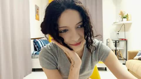 Snapshot of curlixiee chatting on 05/04/26, 11:56 Kira online show from 05/04/26, 11:56