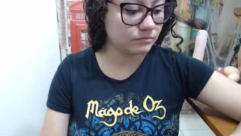 Vannesa online show from 10/17/25, 04:20