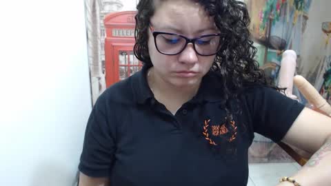 Vannesa online show from 10/22/25, 06:51