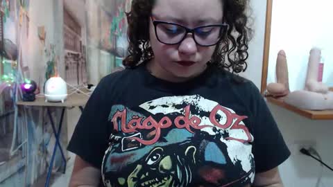 Snapshot of curly_greeneyed chatting on 02/10/26, 06:56 Vannesa online show from 02/10/26, 06:56