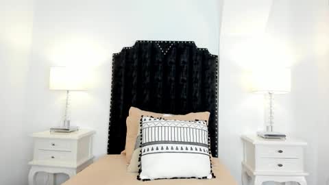 curly luna  online show from 03/10/26, 07:41