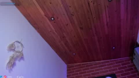 curly_scarlett69 online show from 05/04/26, 06:37