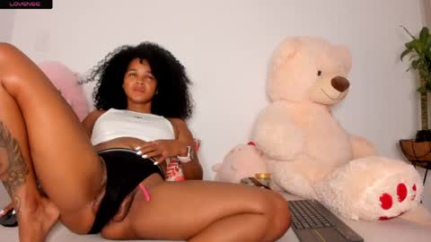 Snapshot of curly_sweett chatting on 05/15/26, 10:50 Curly - OF- CURLY SWEETT online show from 05/15/26, 10:50