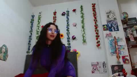 curlybutterfly online show from 12/19/25, 10:28