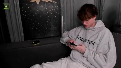 Snapshot of curlytwinkboy chatting on 03/04/26, 08:26 KEVIN online show from 03/04/26, 08:26