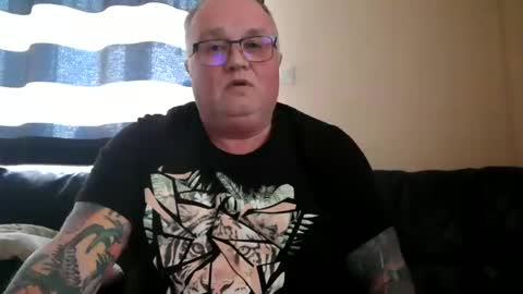 curtus14 online show from 02/04/25, 03:57