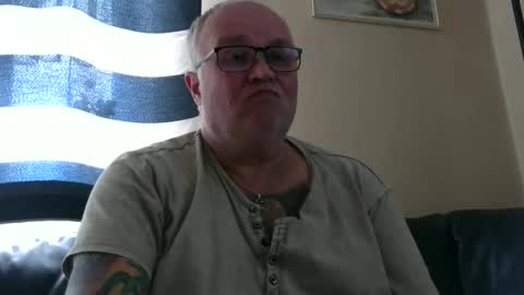 curtus14 online show from 10/24/25, 11:39