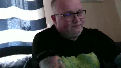 curtus14 online show from 11/15/25, 02:57