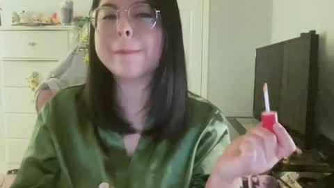 Snapshot of curviiemm30 chatting on 01/16/26, 04:49 Emmie online show from 01/16/26, 04:49