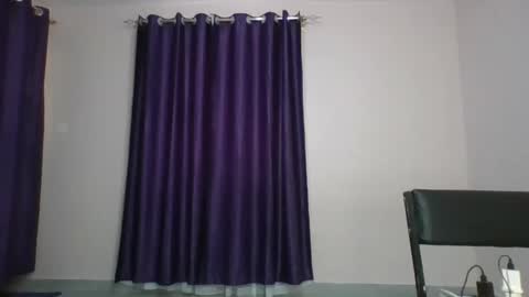 Essie online show from 02/12/25, 10:14