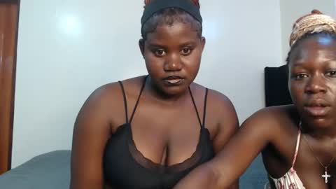 Snapshot of curvy_queen2 chatting on 03/27/26, 10:48 queen online show from 03/27/26, 10:48