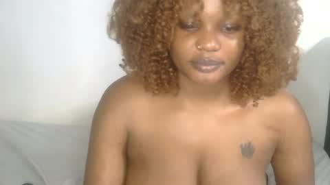 Snapshot of curvy_vee chatting on 06/26/26, 11:31 vee online show from 06/26/26, 11:31