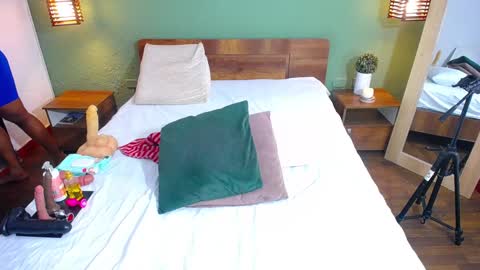 Danna online show from 12/21/24, 07:27