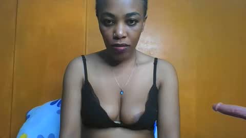 curvylyin online show from 11/03/25, 03:13