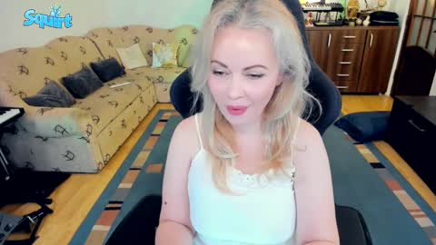 Snapshot of curvymaturelynn chatting on 03/10/25, 01:45 Whitney Lynn online show from 03/10/25, 01:45