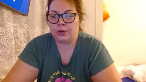 Snapshot of curvymomylore chatting on 02/03/26, 03:37 Lore online show from 02/03/26, 03:37