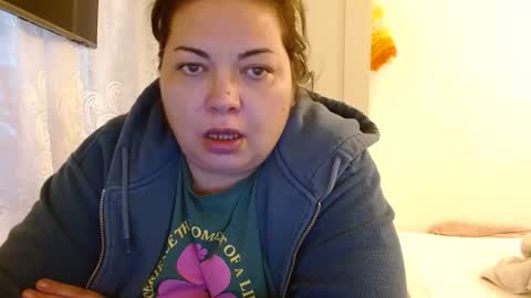 Snapshot of curvymomylore chatting on 03/04/26, 02:45 Lore online show from 03/04/26, 02:45