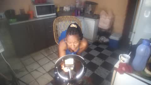 curvypear76x online show from 10/24/25, 05:48