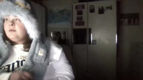 dahlia -kim online show from 12/15/24, 06:29