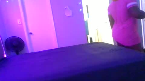 Snapshot of curvyychocolate chatting on 03/10/25, 06:56 curvyychocolate online show from 03/10/25, 06:56