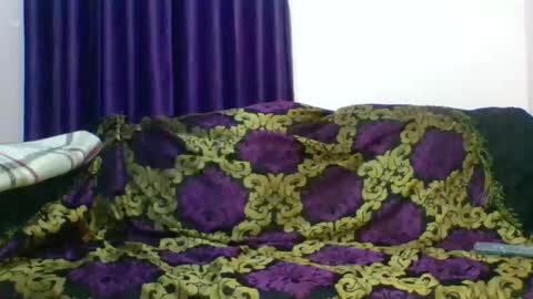 Snapshot of curvyzozo chatting on 11/28/25, 11:07 Zozo online show from 11/28/25, 11:07