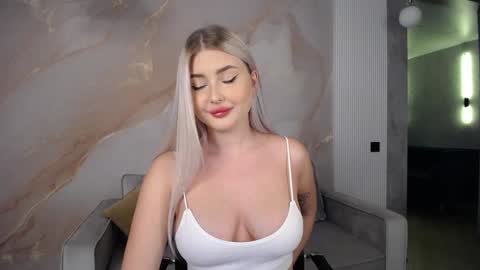 Snapshot of cute18cute chatting on 12/04/24, 08:34 Kira  online show from 12/04/24, 08:34