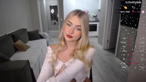 Snapshot of cute18cute chatting on 09/25/25, 12:31 Kira  online show from 09/25/25, 12:31