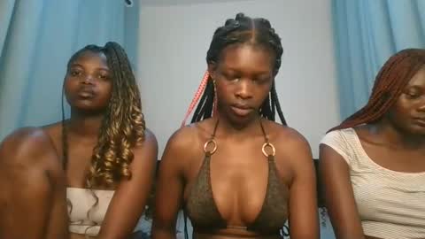 Snapshot of cute_angel11 chatting on 11/03/25, 10:10 angel online show from 11/03/25, 10:10