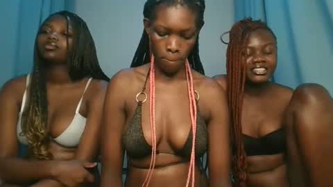 Snapshot of cute_angel11 chatting on 12/04/25, 09:45 angel online show from 12/04/25, 09:45