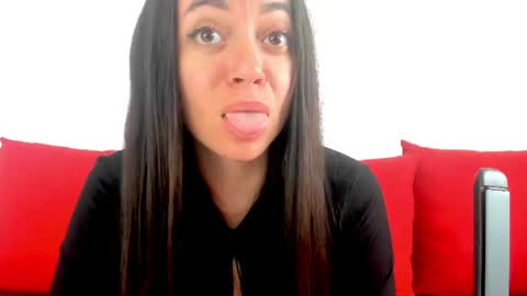 Snapshot of cute_angel95 chatting on 06/14/26, 06:37 cute_angel95 online show from 06/14/26, 06:37