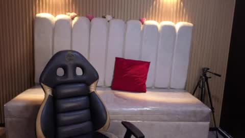 cute_angel_1 online show from 06/27/26, 03:44