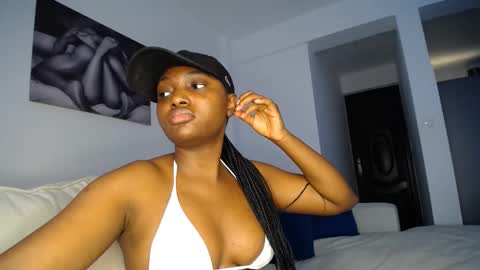 Liya online show from 02/26/25, 07:20