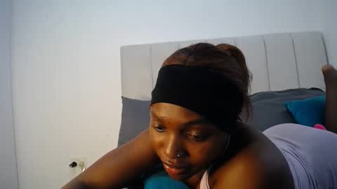 Liya online show from 10/01/25, 07:36