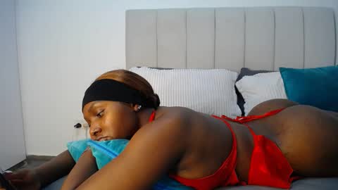 Liya online show from 10/23/25, 03:44