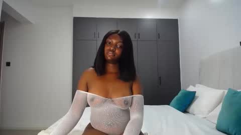 Liya online show from 02/11/26, 01:21