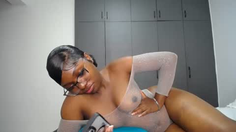 Liya online show from 06/12/26, 03:11